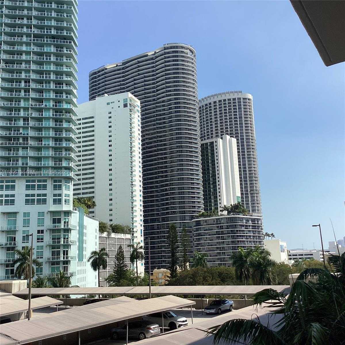 Small Image of 2001 BISCAYNE BLVD #3503, Miami Number 27