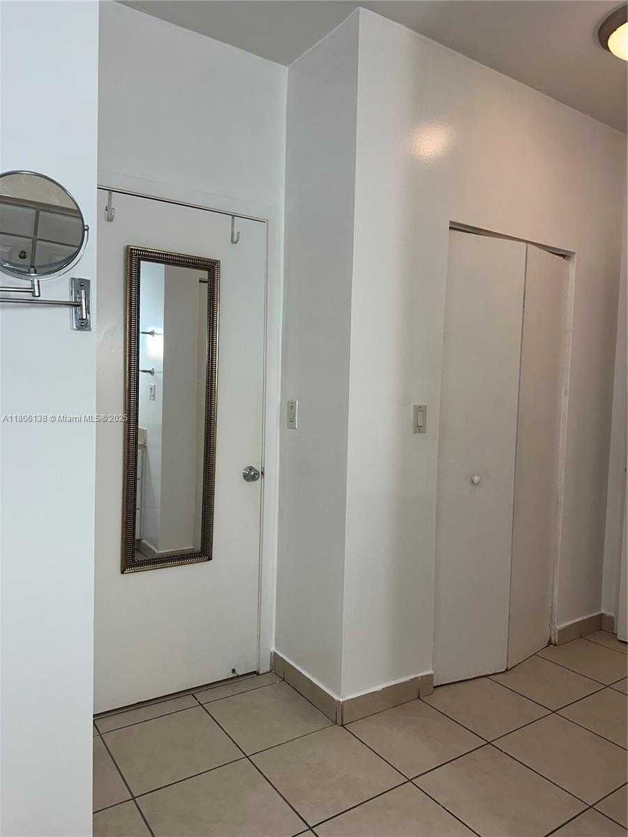 Small Image of 2001 BISCAYNE BLVD #3503, Miami Number 29