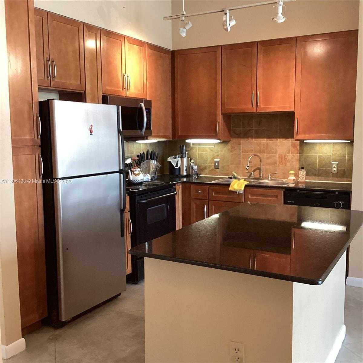Small Image of 2001 BISCAYNE BLVD #3503, Miami Number 9