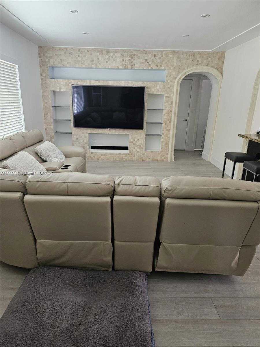 Small Image of 520 NORTH WEST 30TH AVE #520, Miami Number 12