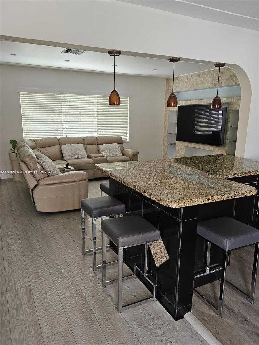 Small Image of 520 NORTH WEST 30TH AVE #520, Miami Number 13
