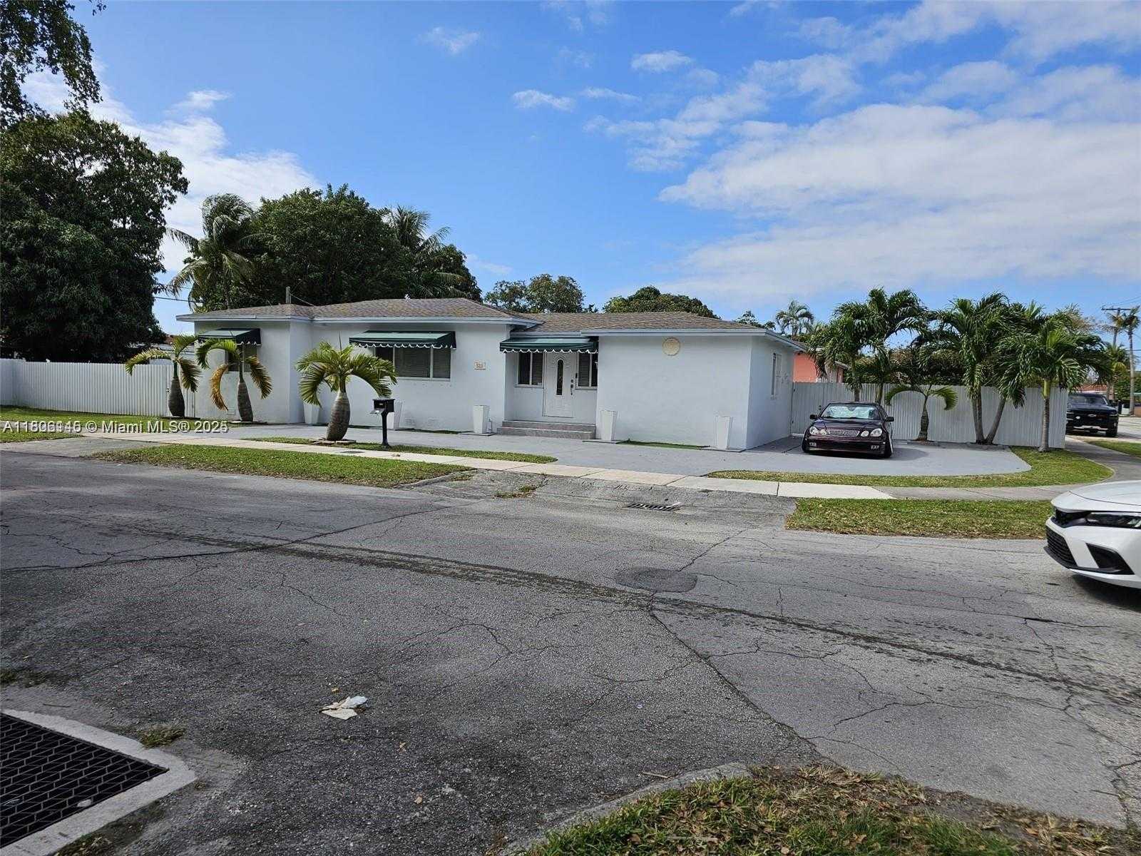 Small Image of 520 NORTH WEST 30TH AVE #520, Miami Number 3