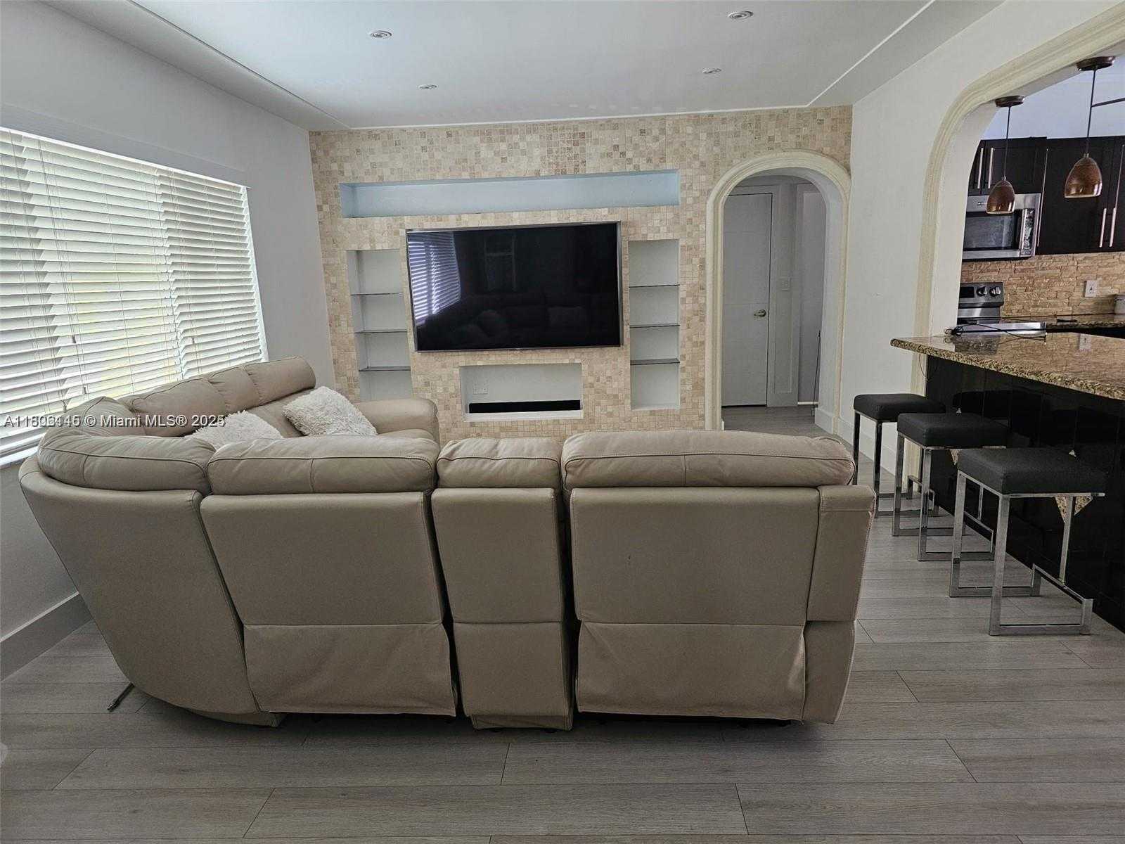 Small Image of 520 NORTH WEST 30TH AVE #520, Miami Number 8