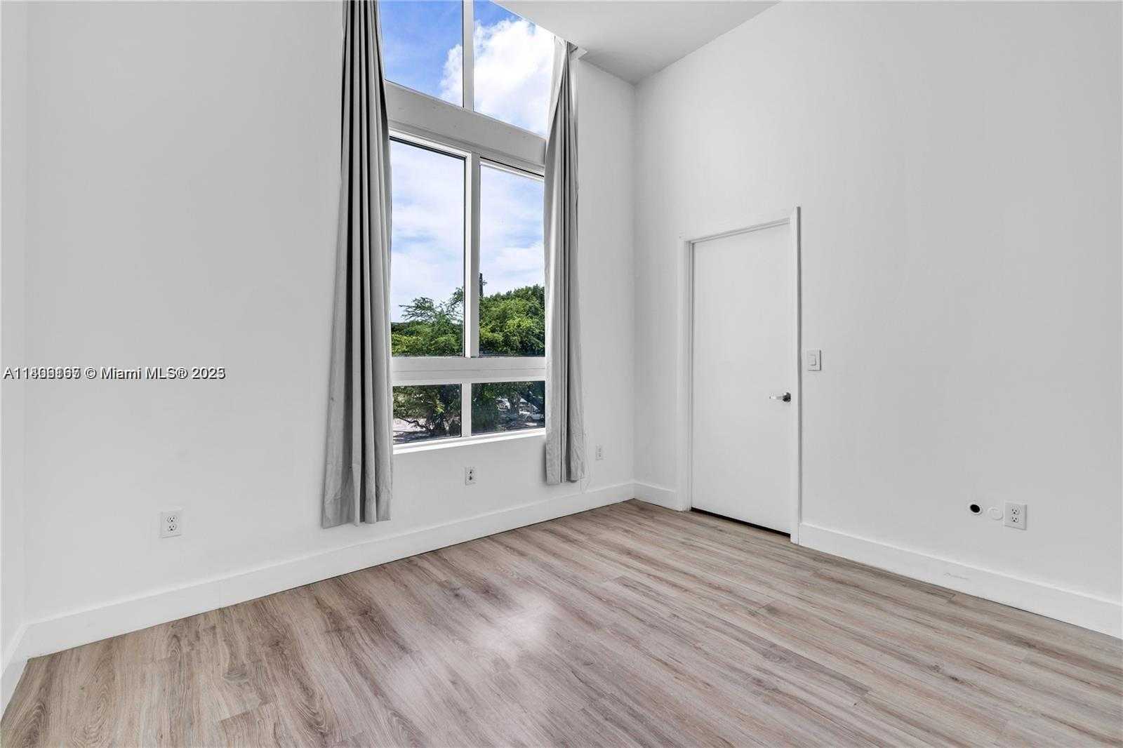 Small Image of 1900 NORTH BAYSHORE DR #516, Miami Number 10