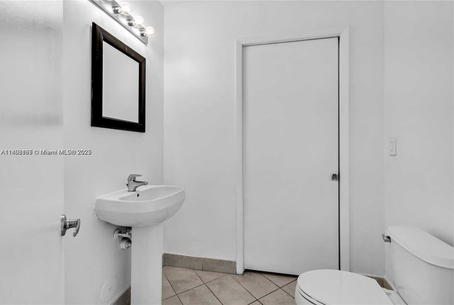 Small Image of 1900 NORTH BAYSHORE DR #516, Miami Number 13