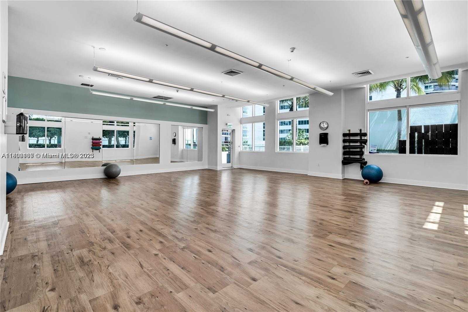 Small Image of 1900 NORTH BAYSHORE DR #516, Miami Number 22