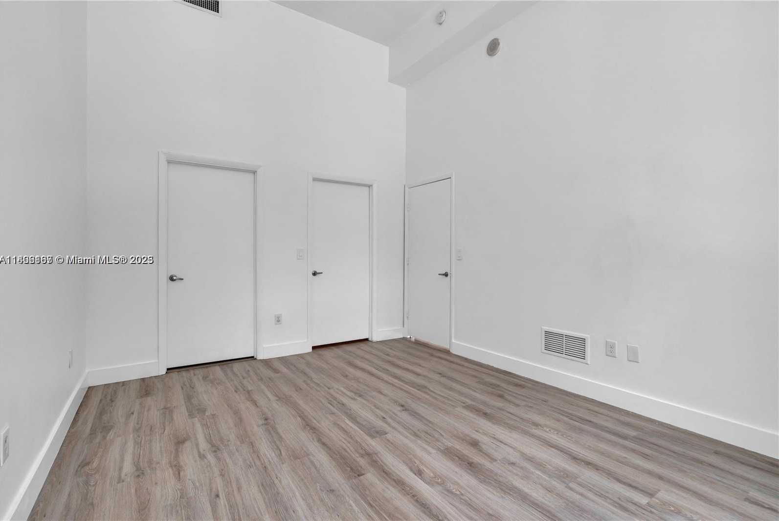 Small Image of 1900 NORTH BAYSHORE DR #516, Miami Number 6