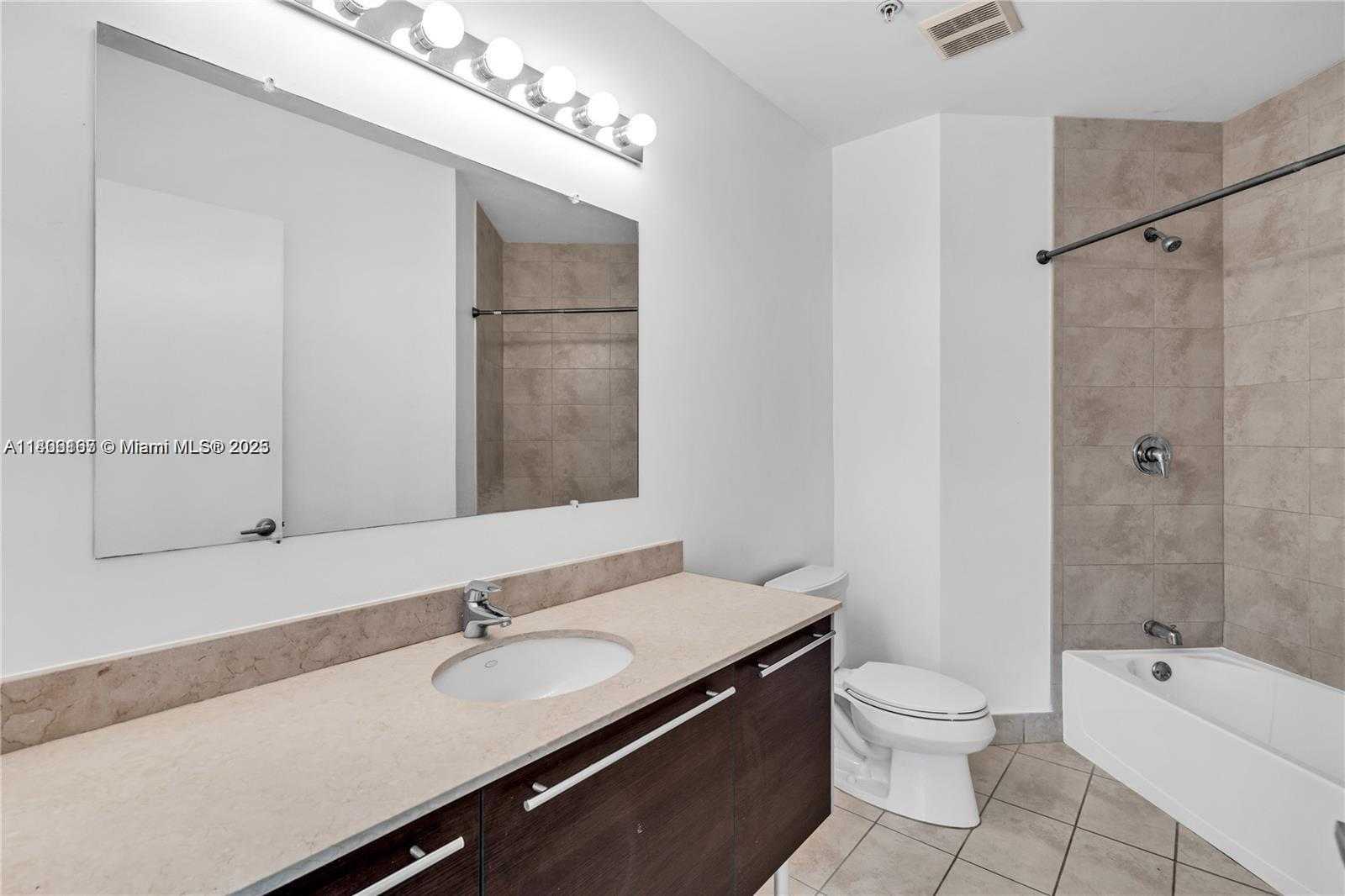 Small Image of 1900 NORTH BAYSHORE DR #516, Miami Number 7
