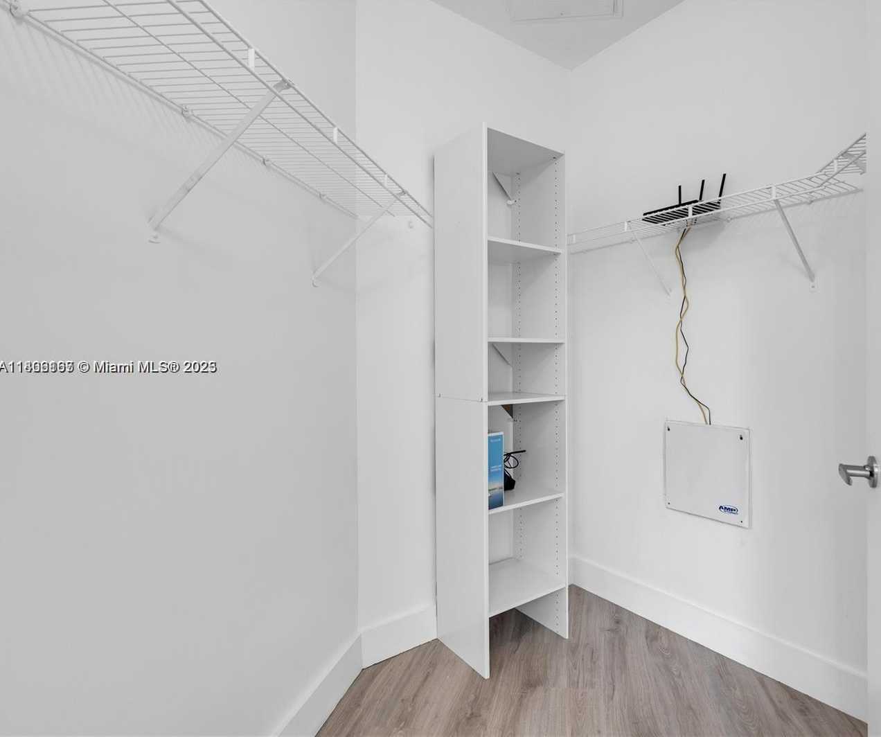 Small Image of 1900 NORTH BAYSHORE DR #516, Miami Number 8