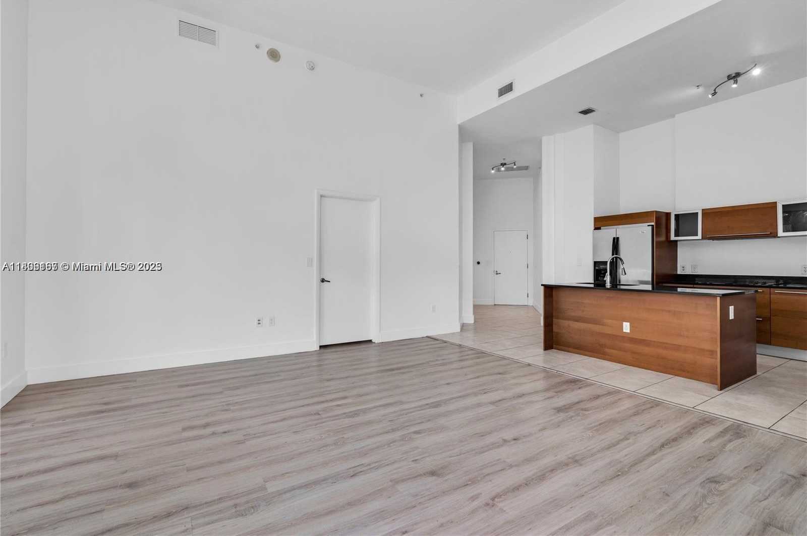 Small Image of 1900 NORTH BAYSHORE DR #516, Miami Number 9