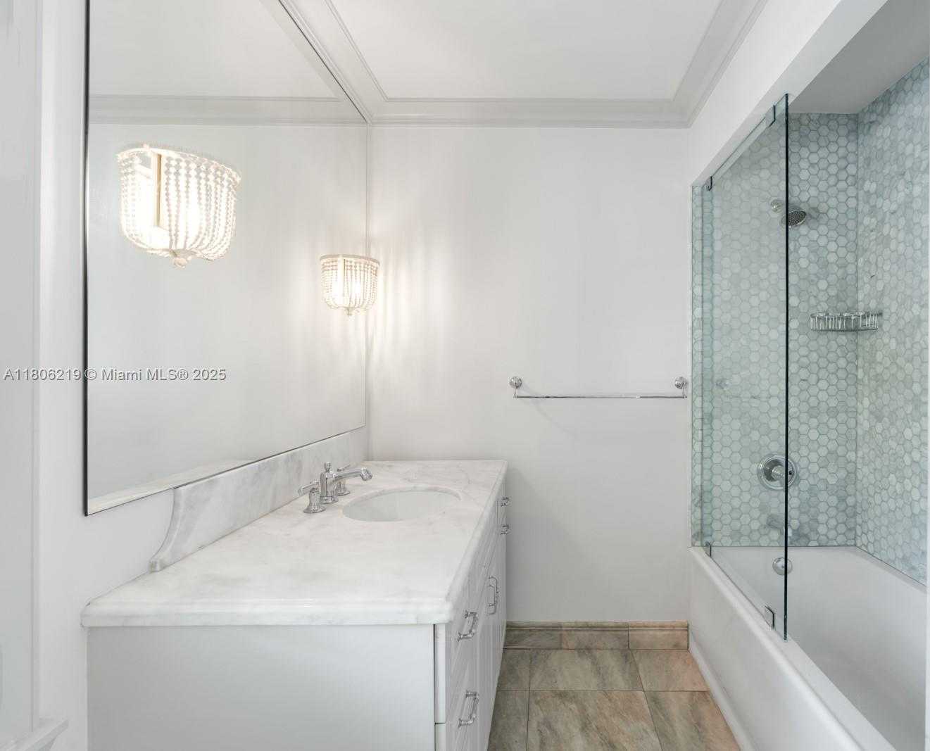 Small Image of 610 REINANTE AVE, Coral Gables Number 14