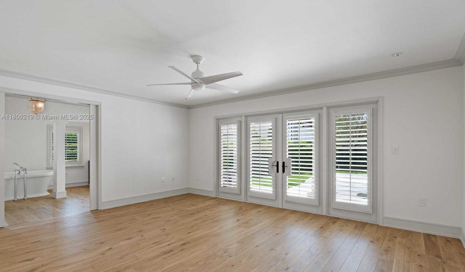 Small Image of 610 REINANTE AVE, Coral Gables Number 8