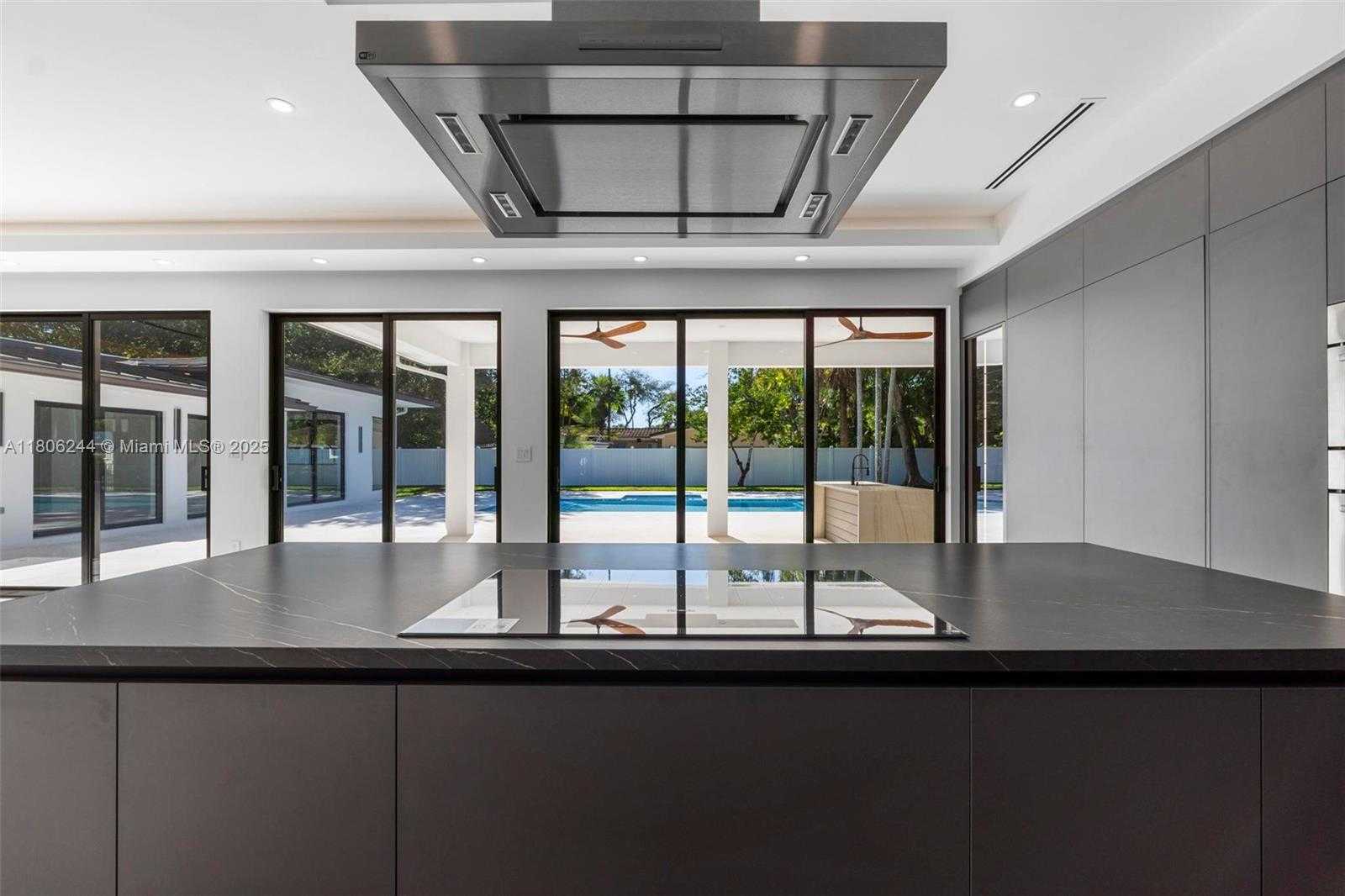 Small Image of 7530 SOUTH WEST 134TH ST, Pinecrest Number 15