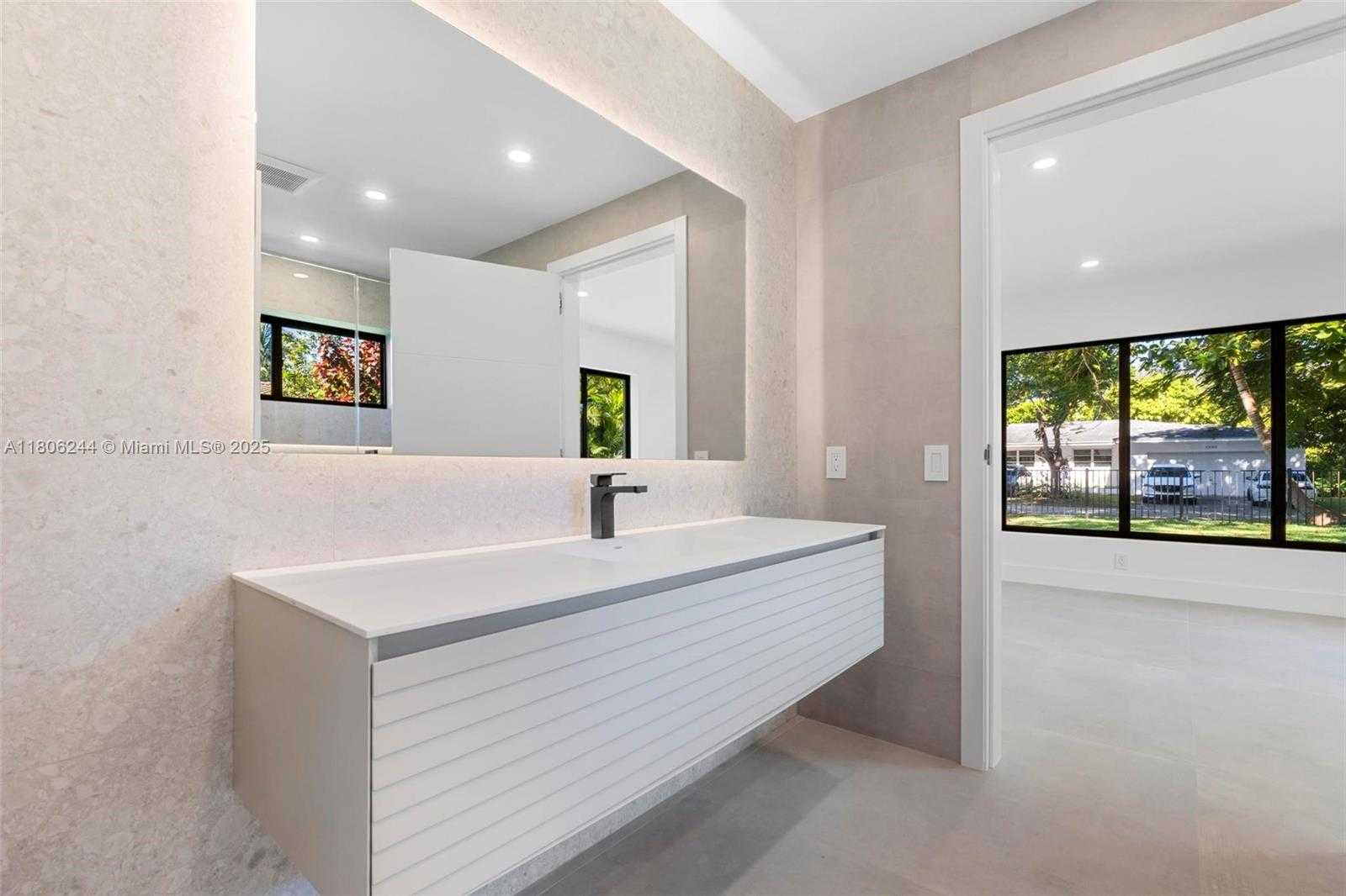 Small Image of 7530 SOUTH WEST 134TH ST, Pinecrest Number 29