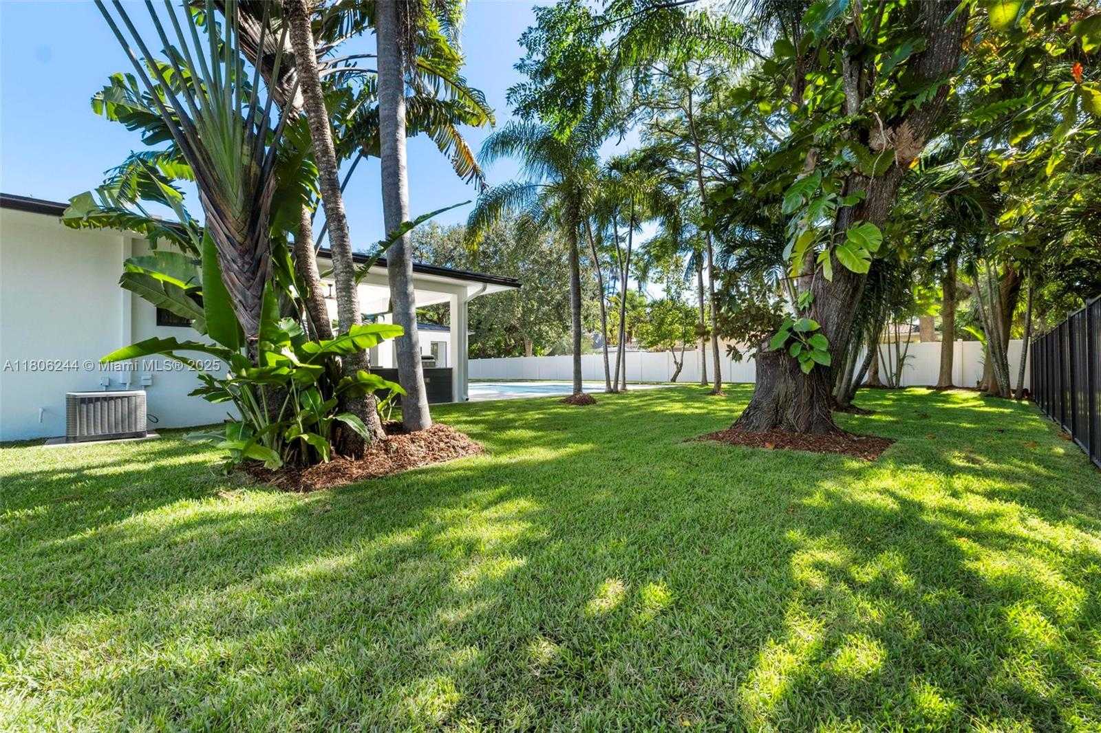 Small Image of 7530 SOUTH WEST 134TH ST, Pinecrest Number 4