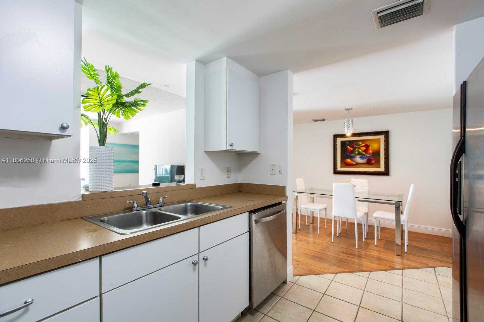 Small Image of 1250 SOUTH MIAMI AVE #904, Miami Number 12