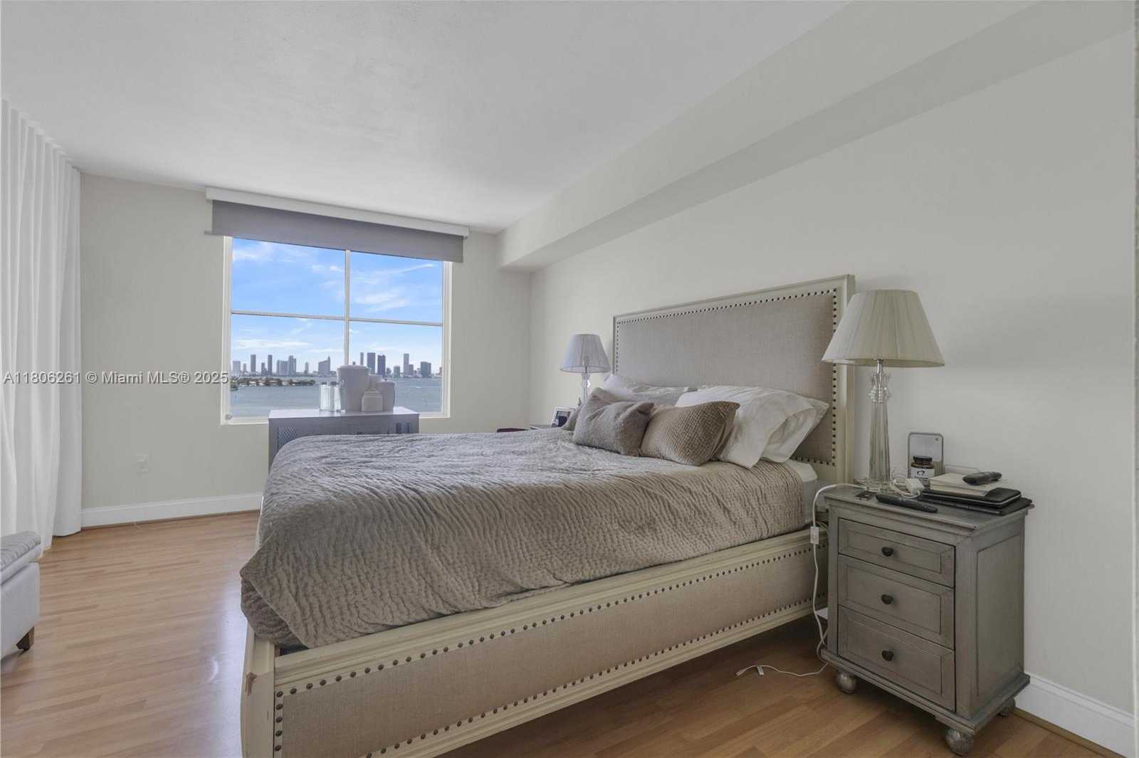 Small Image of 1900 SUNSET HARBOUR DR #1206, Miami Beach Number 12