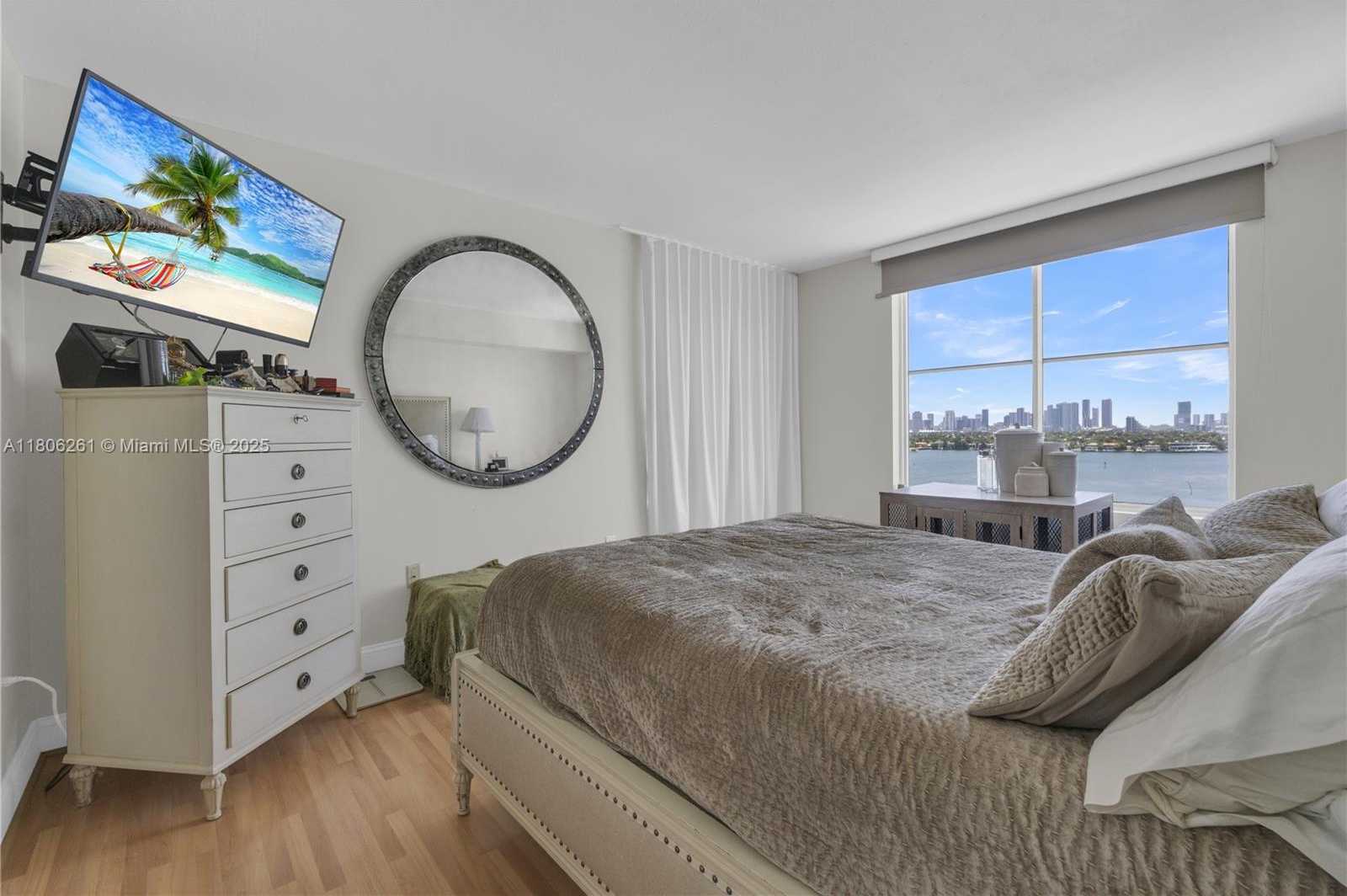 Small Image of 1900 SUNSET HARBOUR DR #1206, Miami Beach Number 13