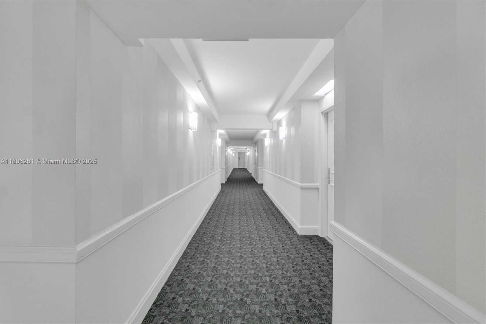 Small Image of 1900 SUNSET HARBOUR DR #1206, Miami Beach Number 21