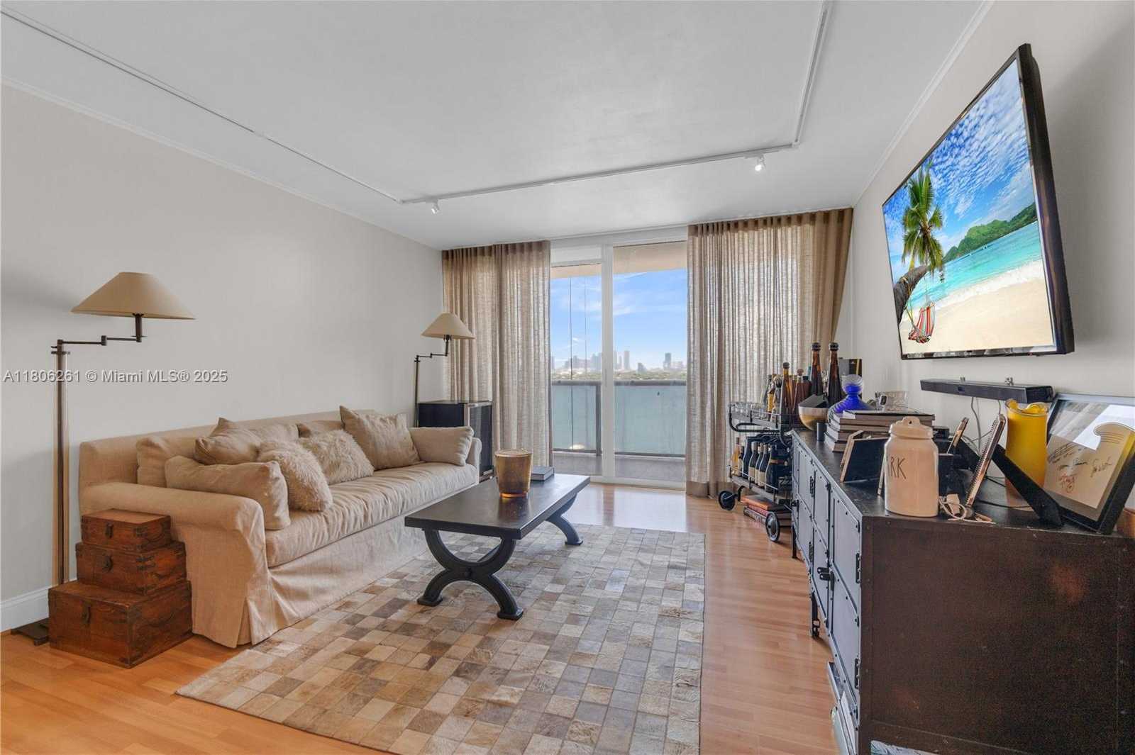 Small Image of 1900 SUNSET HARBOUR DR #1206, Miami Beach Number 8