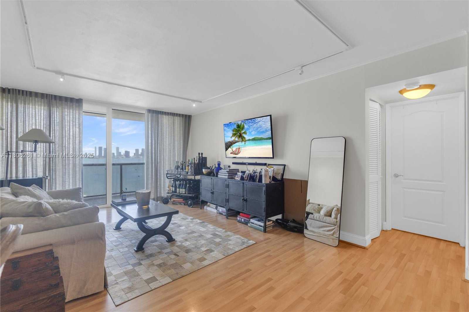Small Image of 1900 SUNSET HARBOUR DR #1206, Miami Beach Number 9