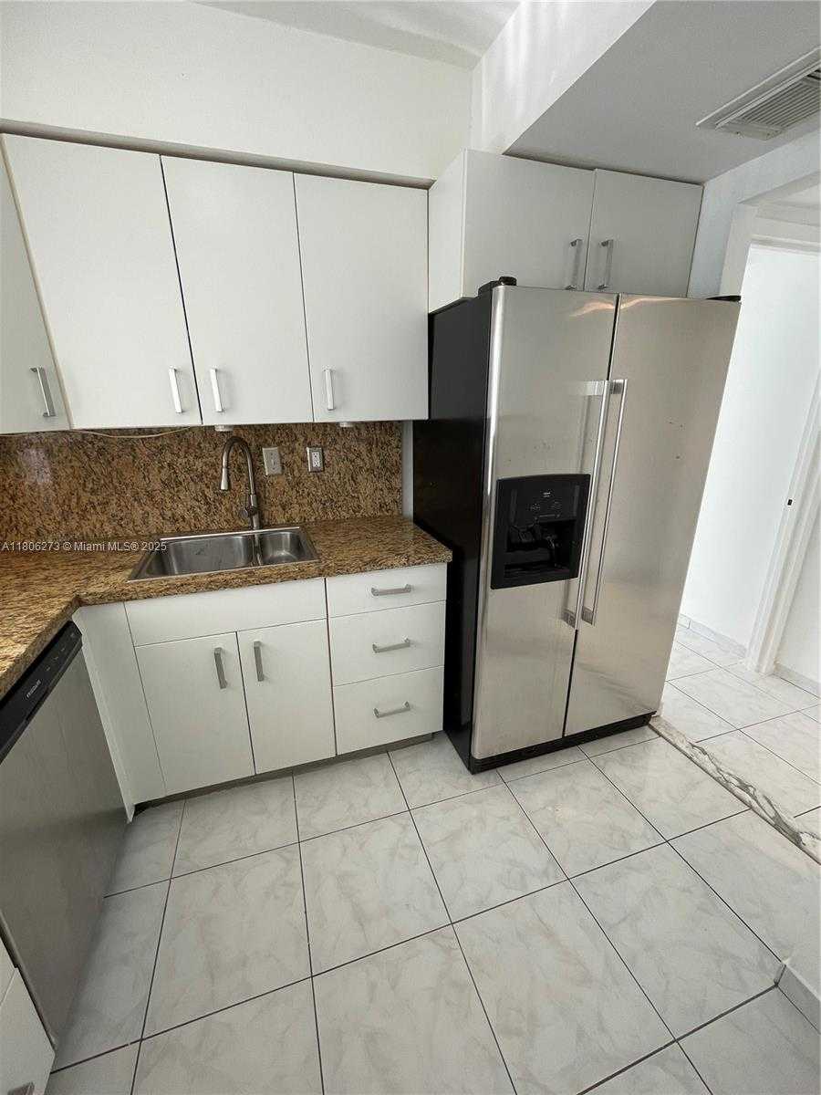 Small Image of 17560 ATLANTIC BLVD #411, Sunny Isles Beach Number 10