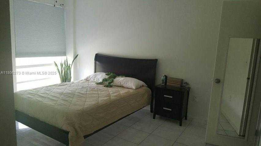 Small Image of 17560 ATLANTIC BLVD #411, Sunny Isles Beach Number 12
