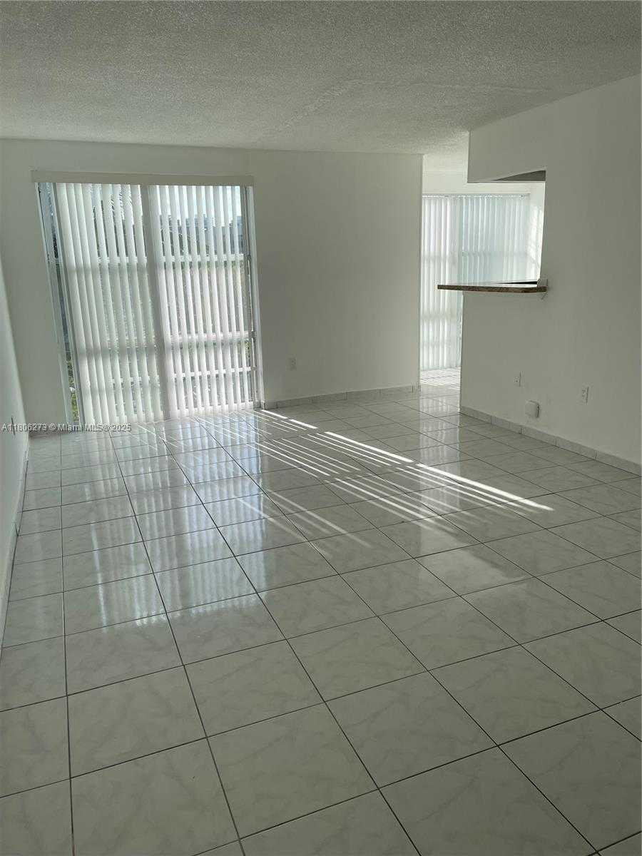 Small Image of 17560 ATLANTIC BLVD #411, Sunny Isles Beach Number 6