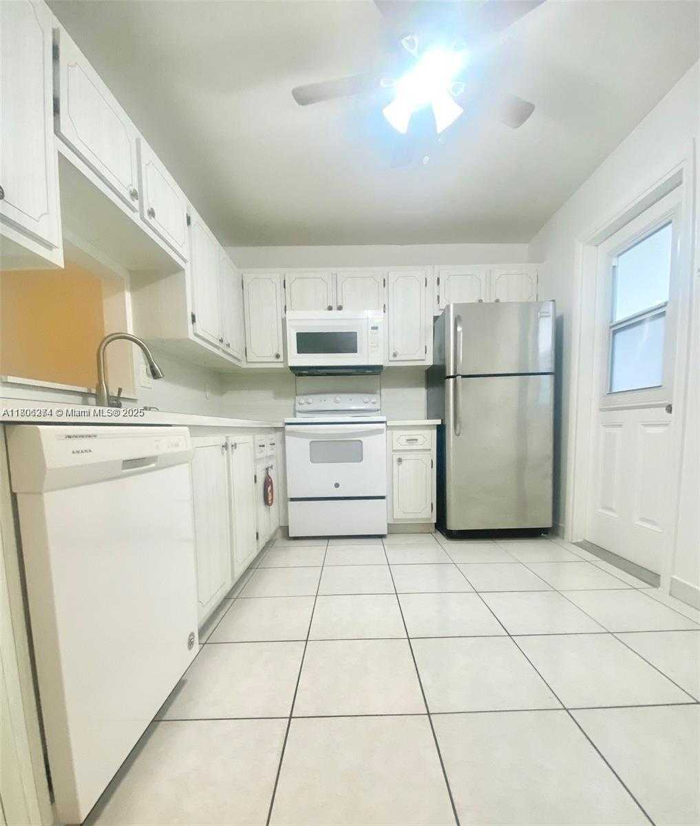 Small Image of 232 NORTH EAST 12TH AVE #207, Hallandale Beach Number 4