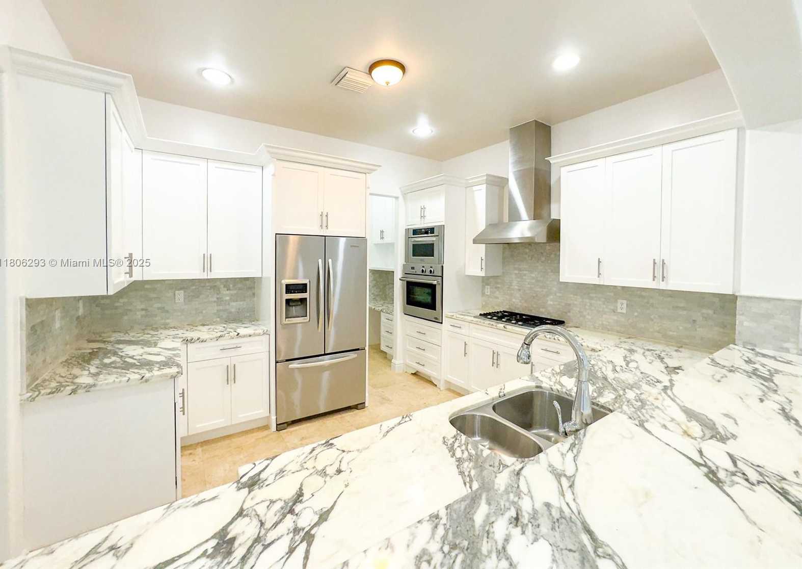 Small Image of 10170 SOUTH WEST 75TH PL, Pinecrest Number 10