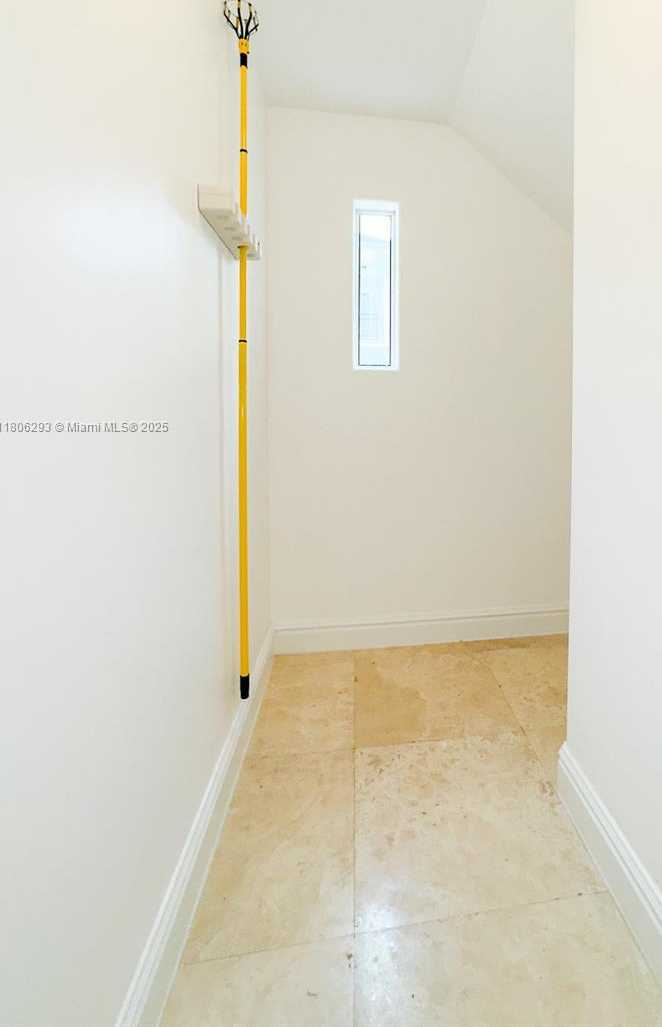Small Image of 10170 SOUTH WEST 75TH PL, Pinecrest Number 12