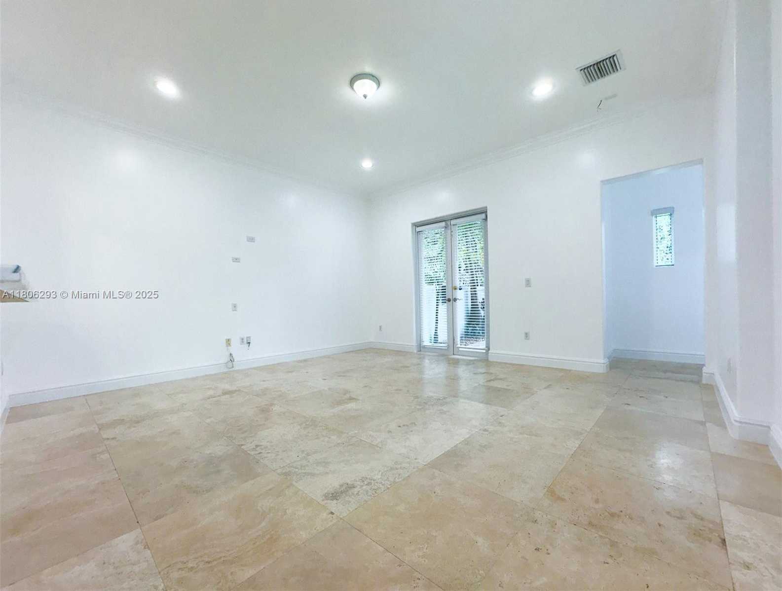Small Image of 10170 SOUTH WEST 75TH PL, Pinecrest Number 14