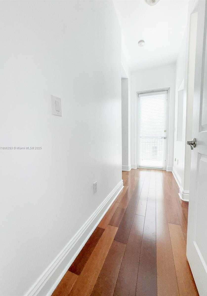 Small Image of 10170 SOUTH WEST 75TH PL, Pinecrest Number 21