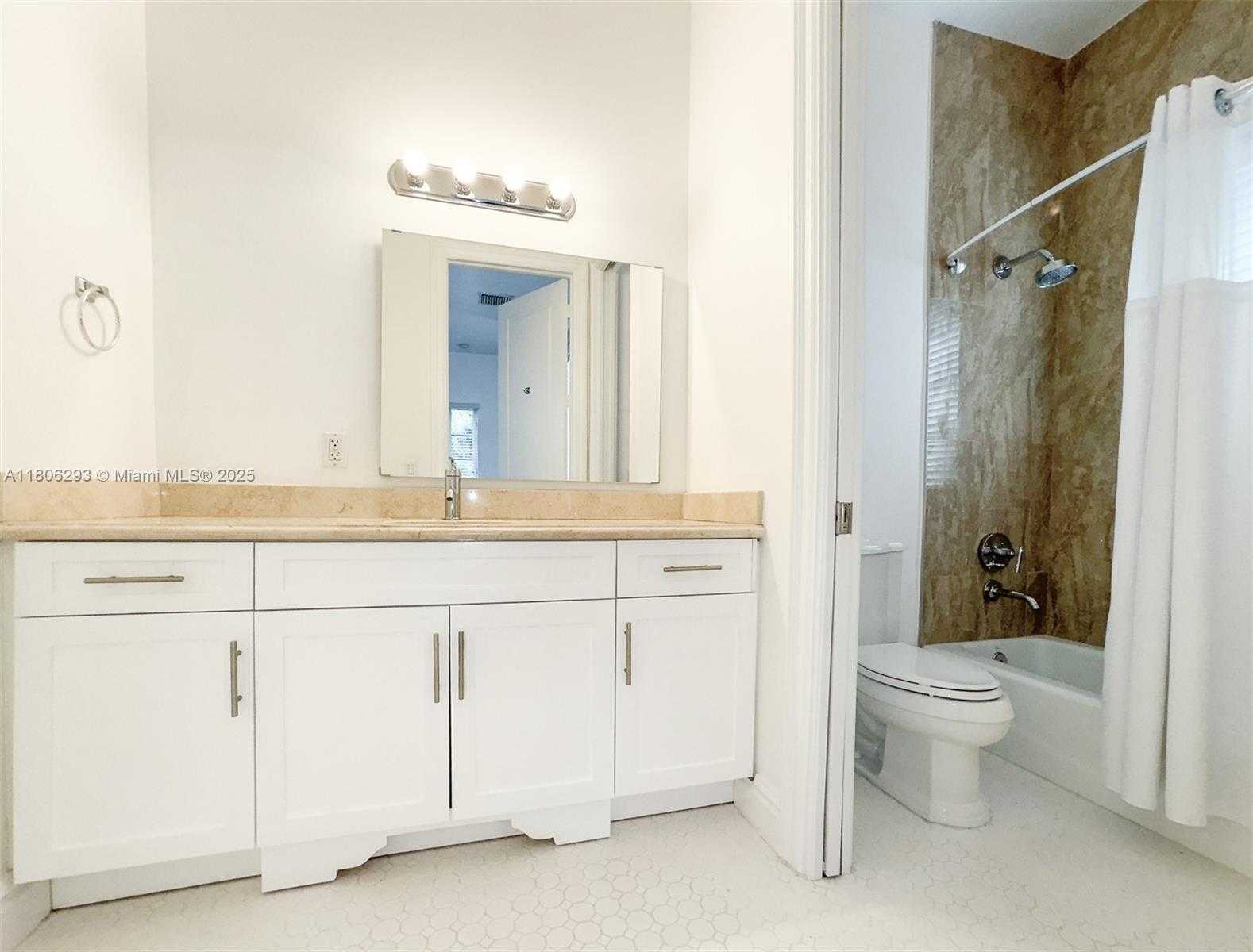 Small Image of 10170 SOUTH WEST 75TH PL, Pinecrest Number 31