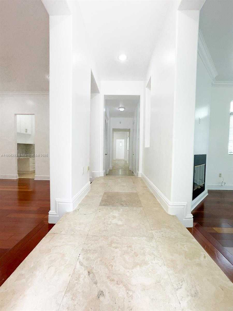 Small Image of 10170 SOUTH WEST 75TH PL, Pinecrest Number 6