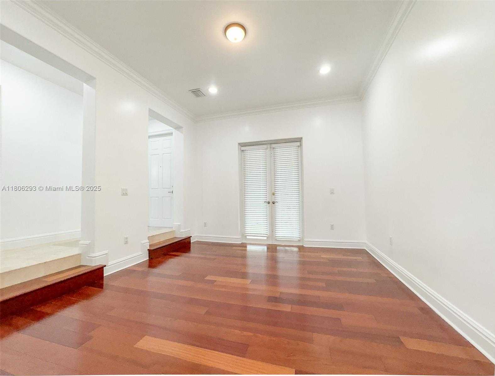 Small Image of 10170 SOUTH WEST 75TH PL, Pinecrest Number 8