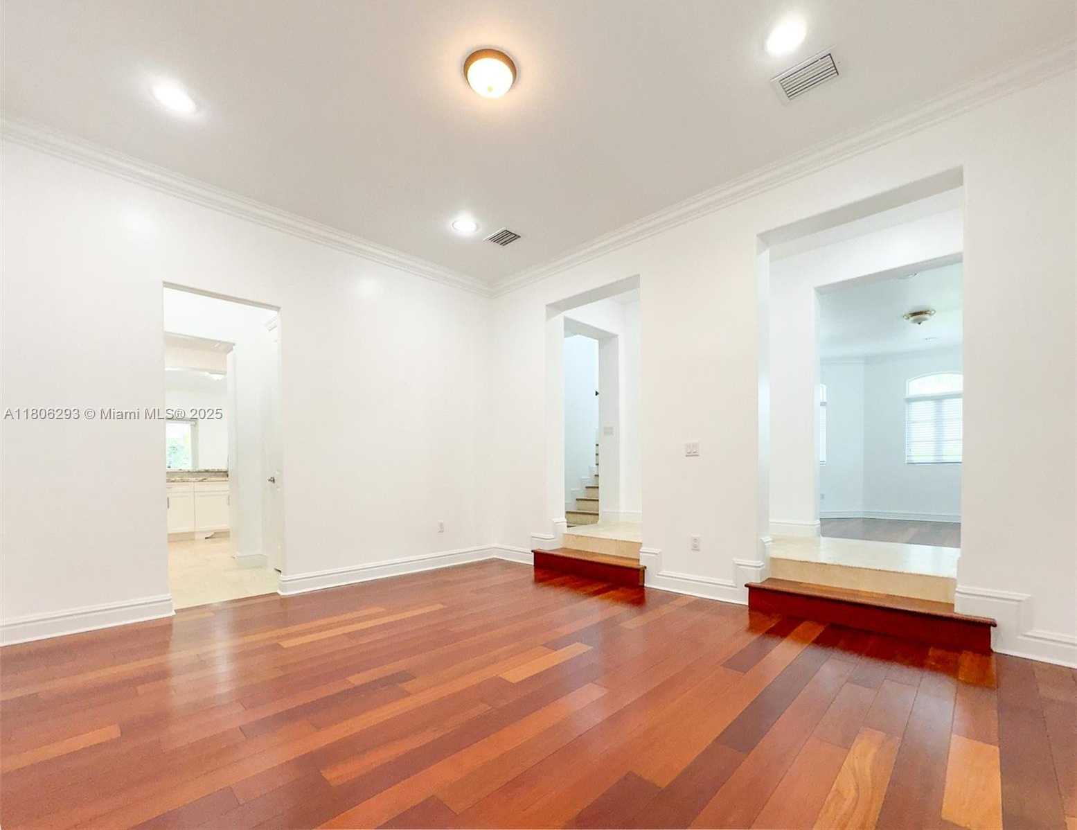 Small Image of 10170 SOUTH WEST 75TH PL, Pinecrest Number 9