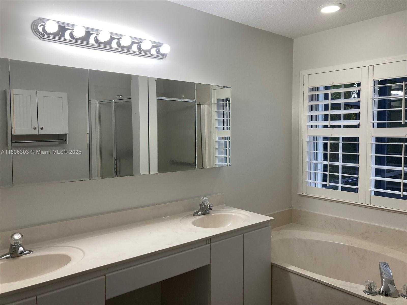 Small Image of 460 CAMERON DR, Weston Number 12