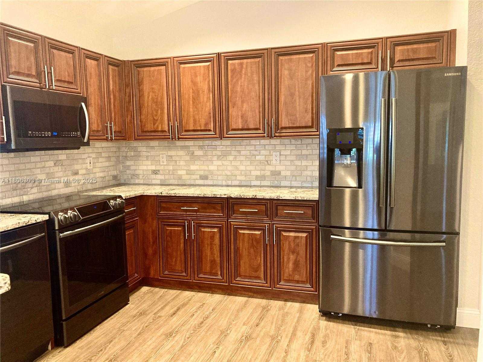 Small Image of 460 CAMERON DR, Weston Number 8
