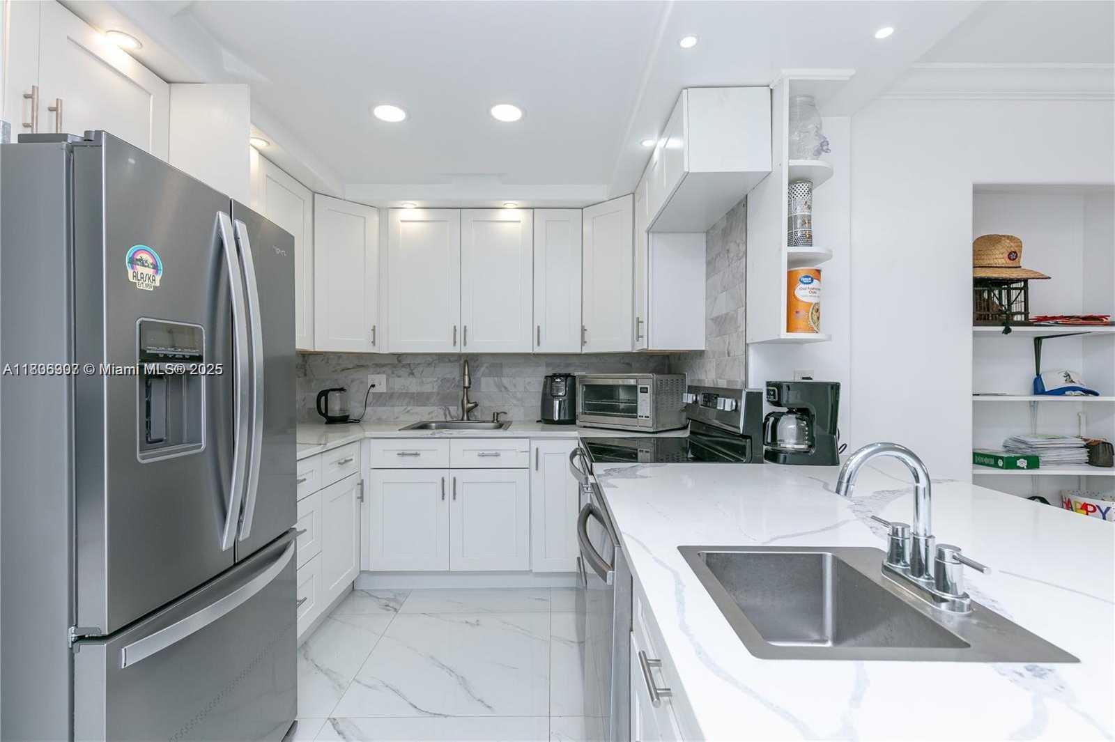 Small Image of 600 THREE ISLANDS BLVD #703, Hallandale Beach Number 2