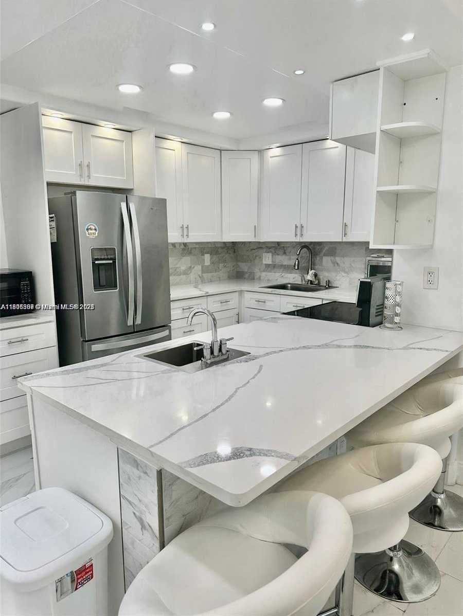 Small Image of 600 THREE ISLANDS BLVD #703, Hallandale Beach Number 5