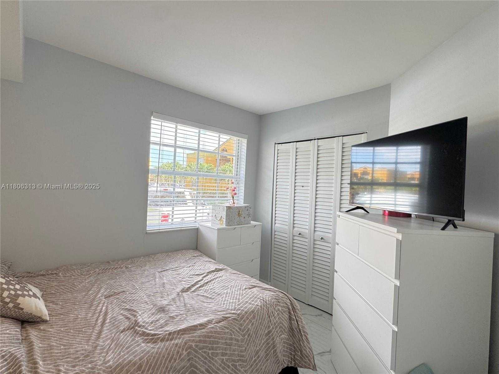 Small Image of 9701 FONTAINEBLEAU BLVD #C104, Miami Number 11