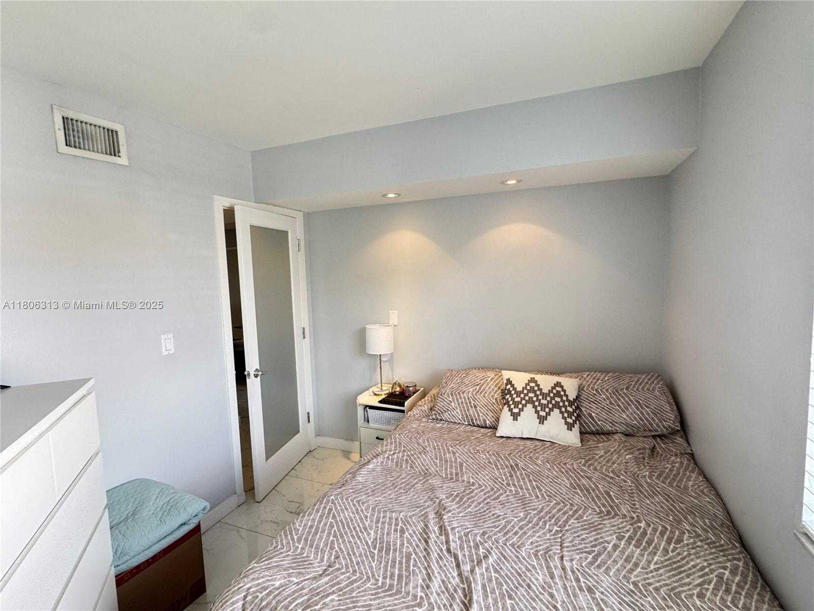 Small Image of 9701 FONTAINEBLEAU BLVD #C104, Miami Number 14