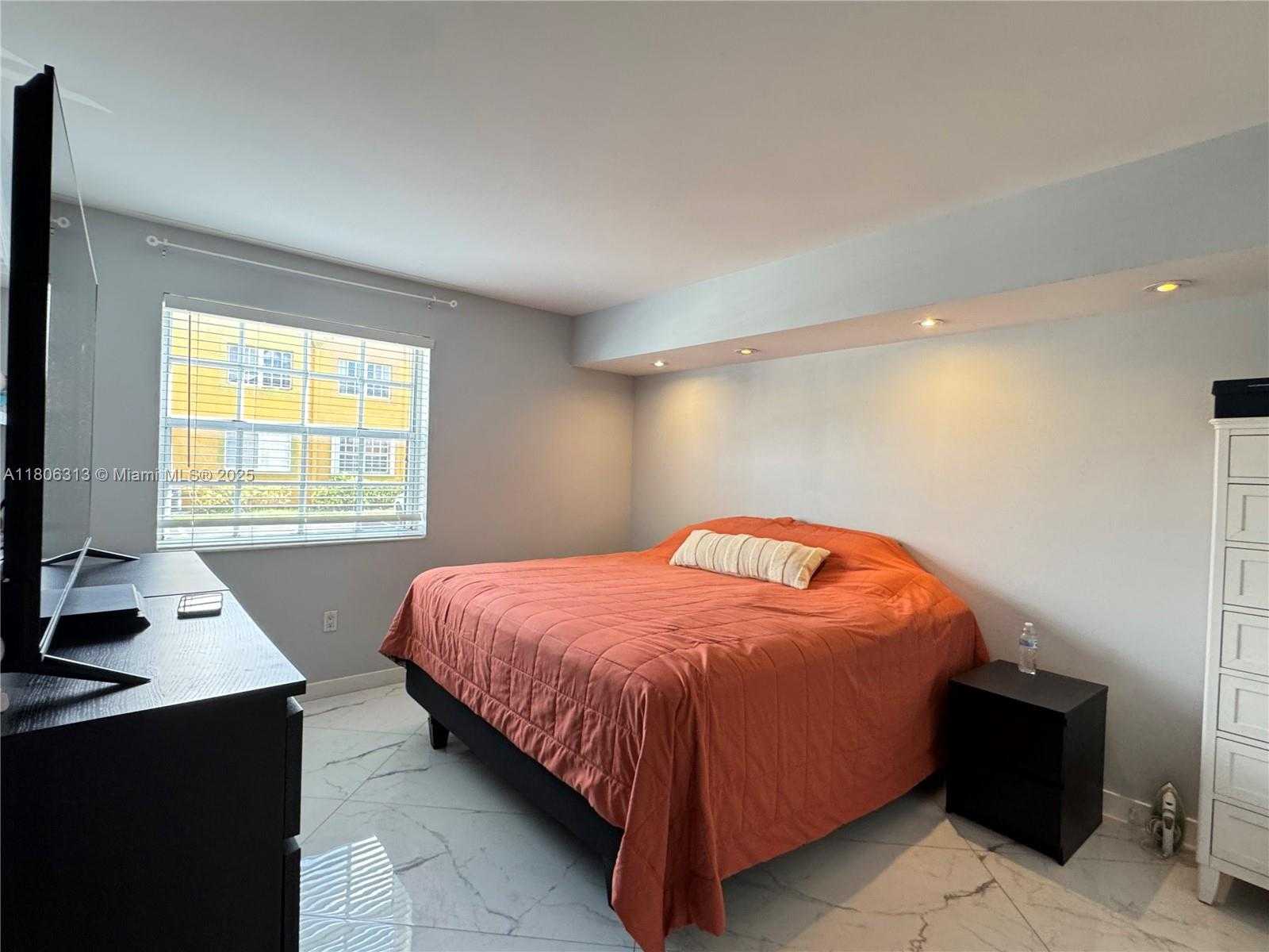 Small Image of 9701 FONTAINEBLEAU BLVD #C104, Miami Number 20