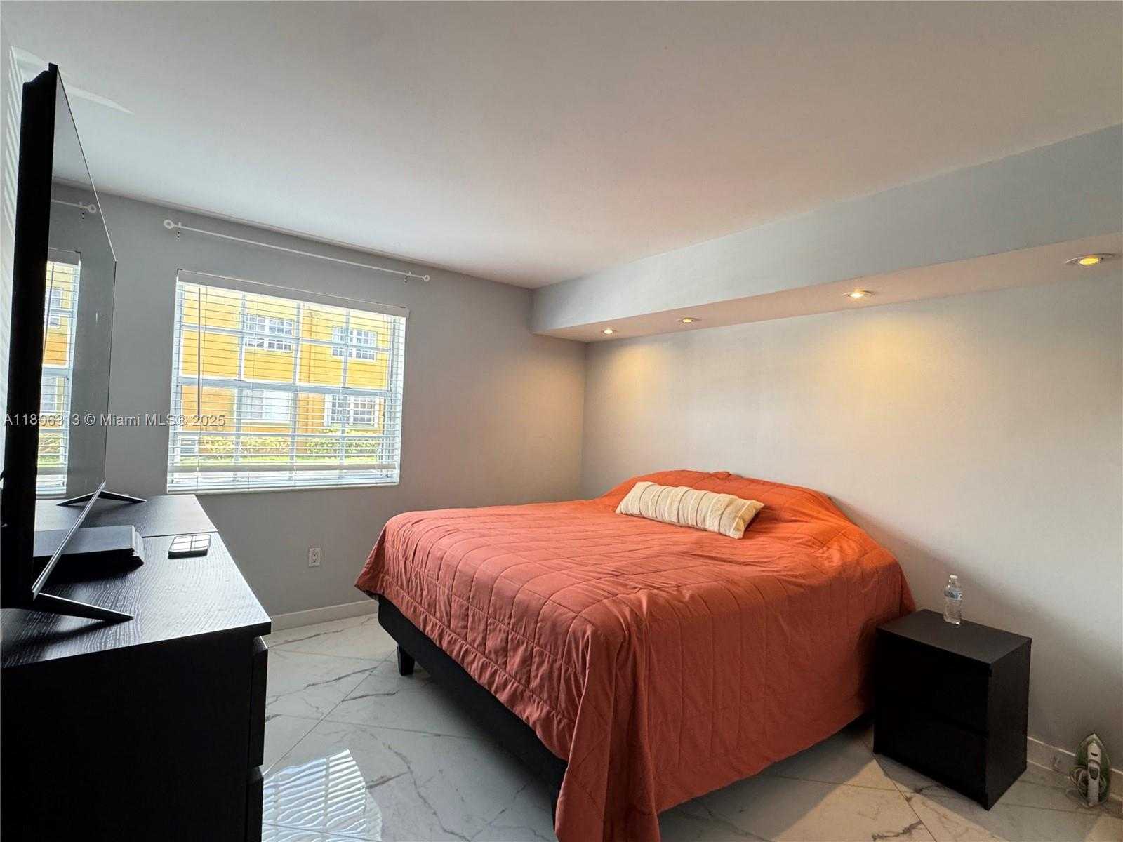 Small Image of 9701 FONTAINEBLEAU BLVD #C104, Miami Number 21