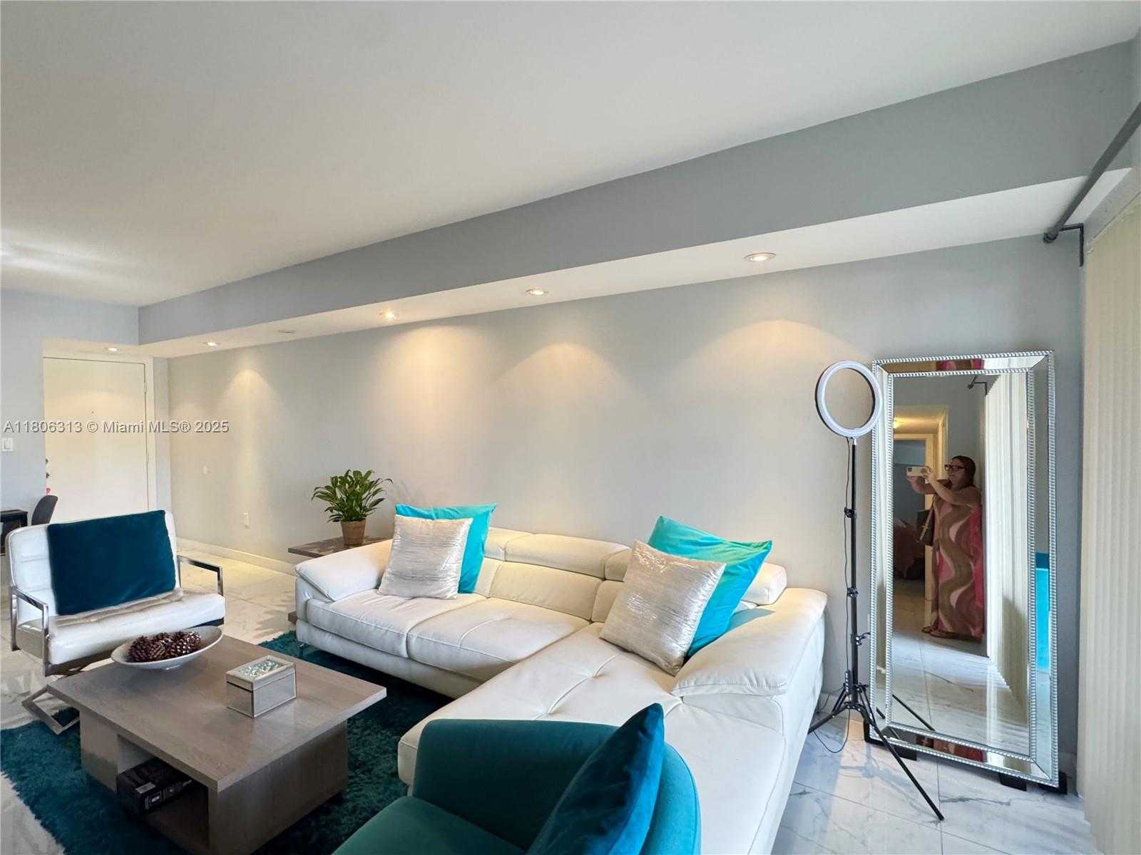 Small Image of 9701 FONTAINEBLEAU BLVD #C104, Miami Number 3