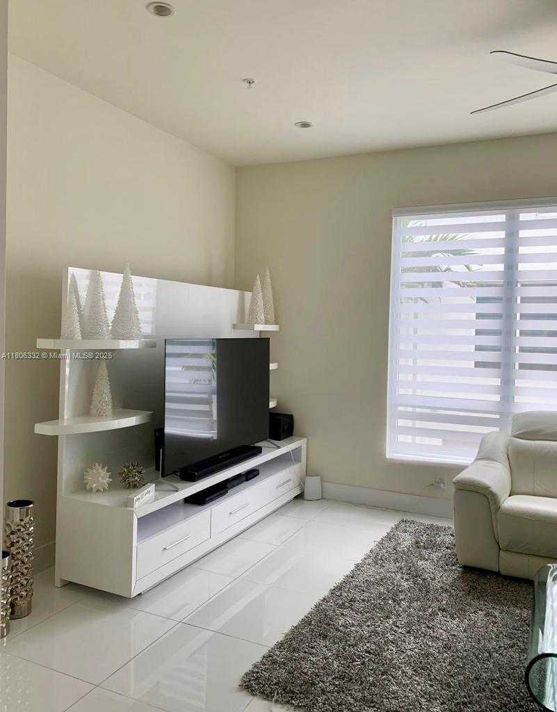 Small Image of 6660 NORTH WEST 105TH CT #6660, Doral Number 11