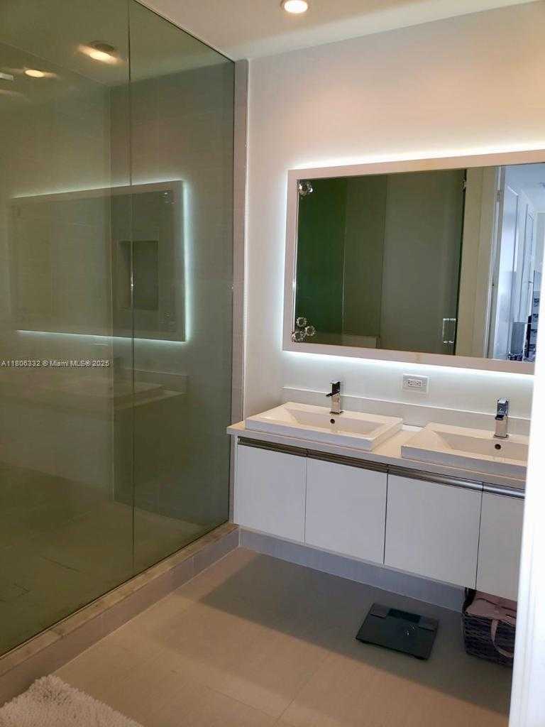Small Image of 6660 NORTH WEST 105TH CT #6660, Doral Number 15