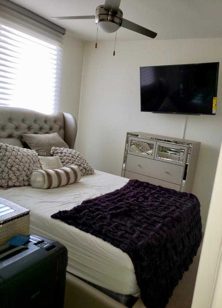 Small Image of 6660 NORTH WEST 105TH CT #6660, Doral Number 16