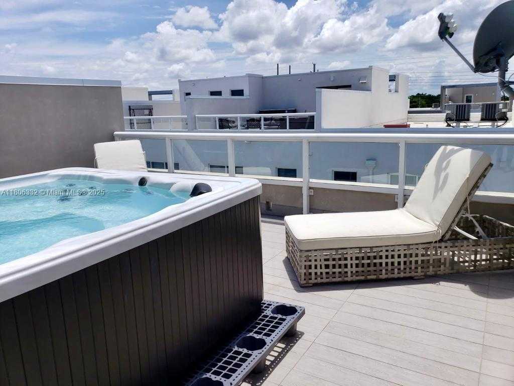 Small Image of 6660 NORTH WEST 105TH CT #6660, Doral Number 2